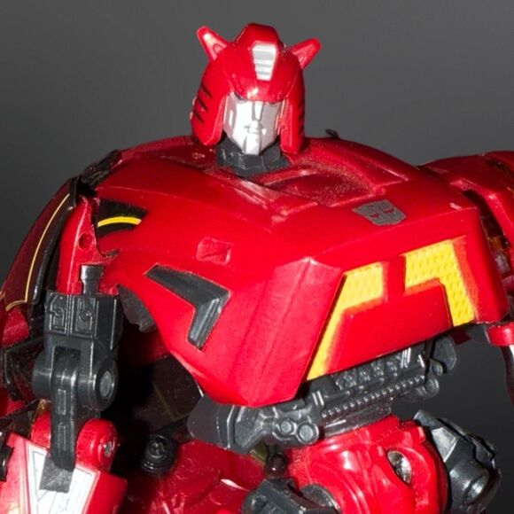 Deluxe Class Cliffjumper Transformers Generations War Cybertron Action Figure - Picture 2 of 9